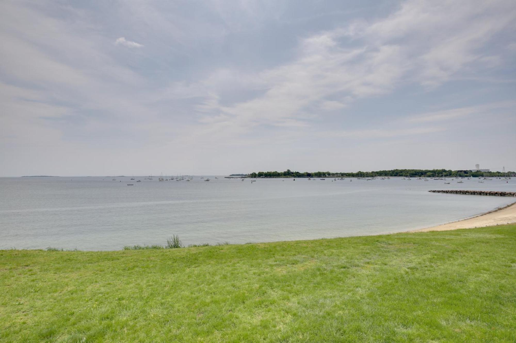 Quaint Beverly Townhome Walk To Beach And Downtown! Luaran gambar
