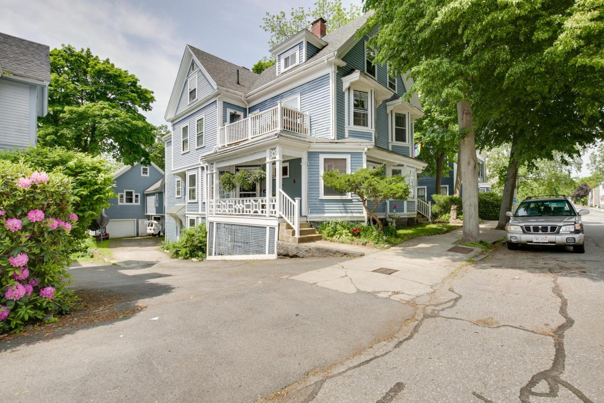 Quaint Beverly Townhome Walk To Beach And Downtown! Luaran gambar