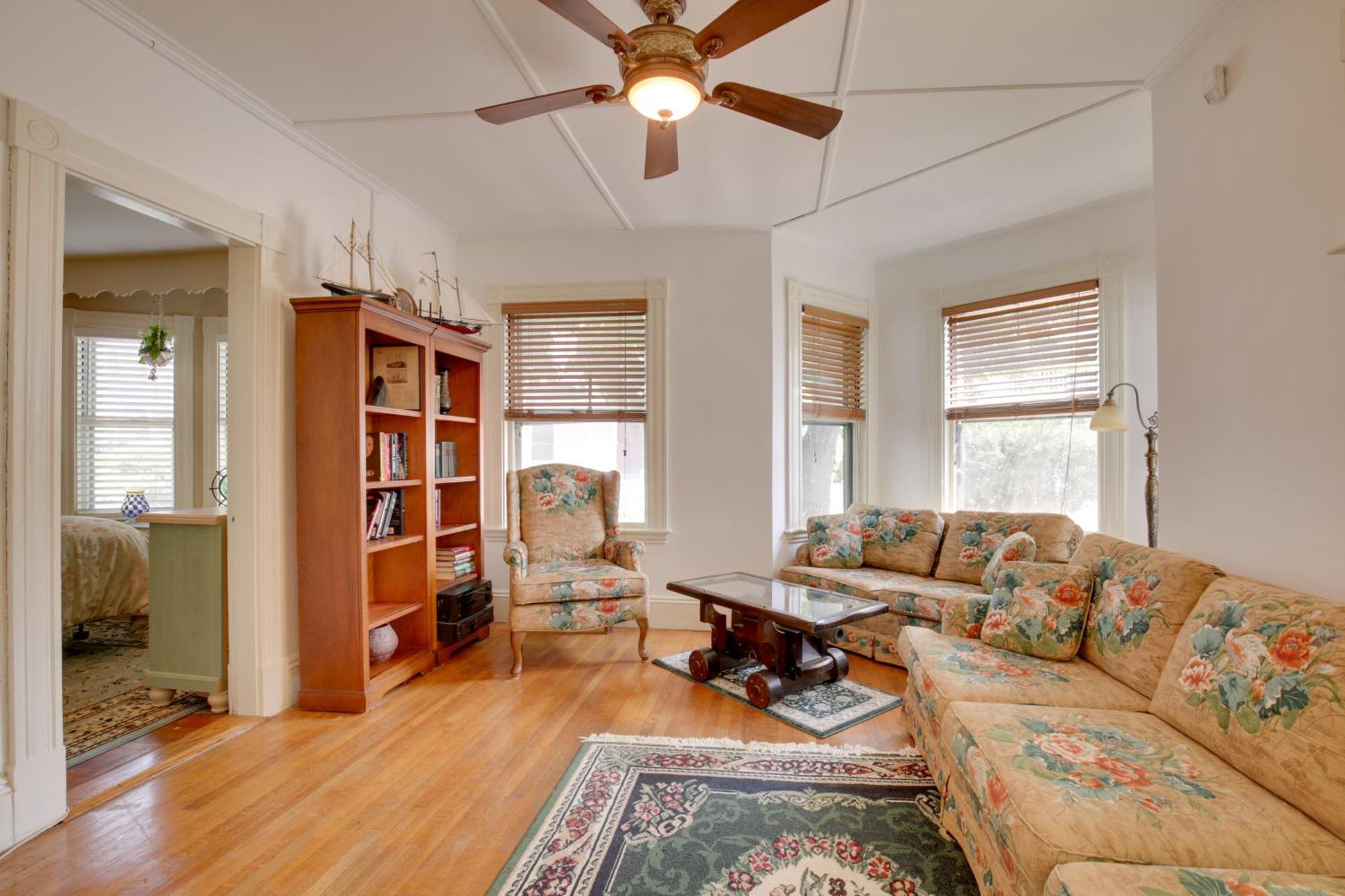 Quaint Beverly Townhome Walk To Beach And Downtown! Luaran gambar